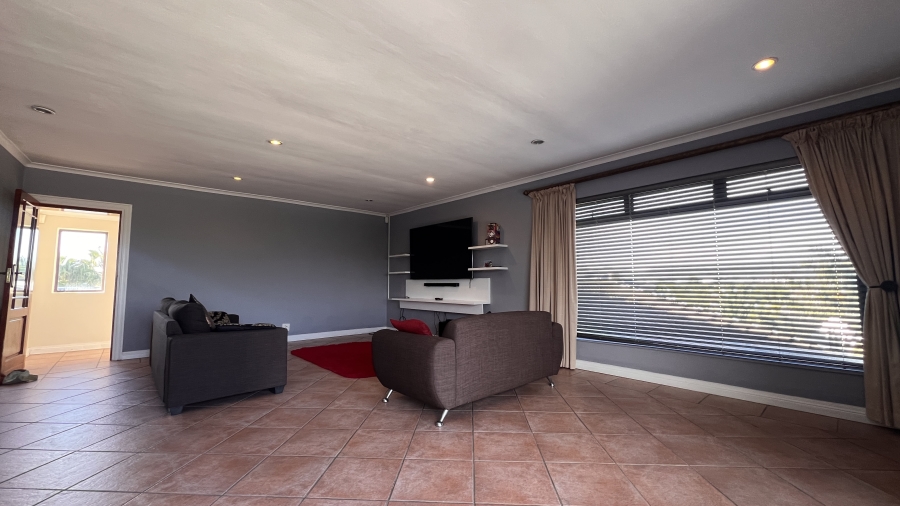 4 Bedroom Property for Sale in Flamingo Vlei Western Cape